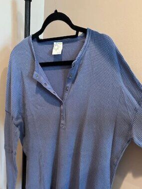 AERIE OFFLINE waffle henley top, marble blue, size L